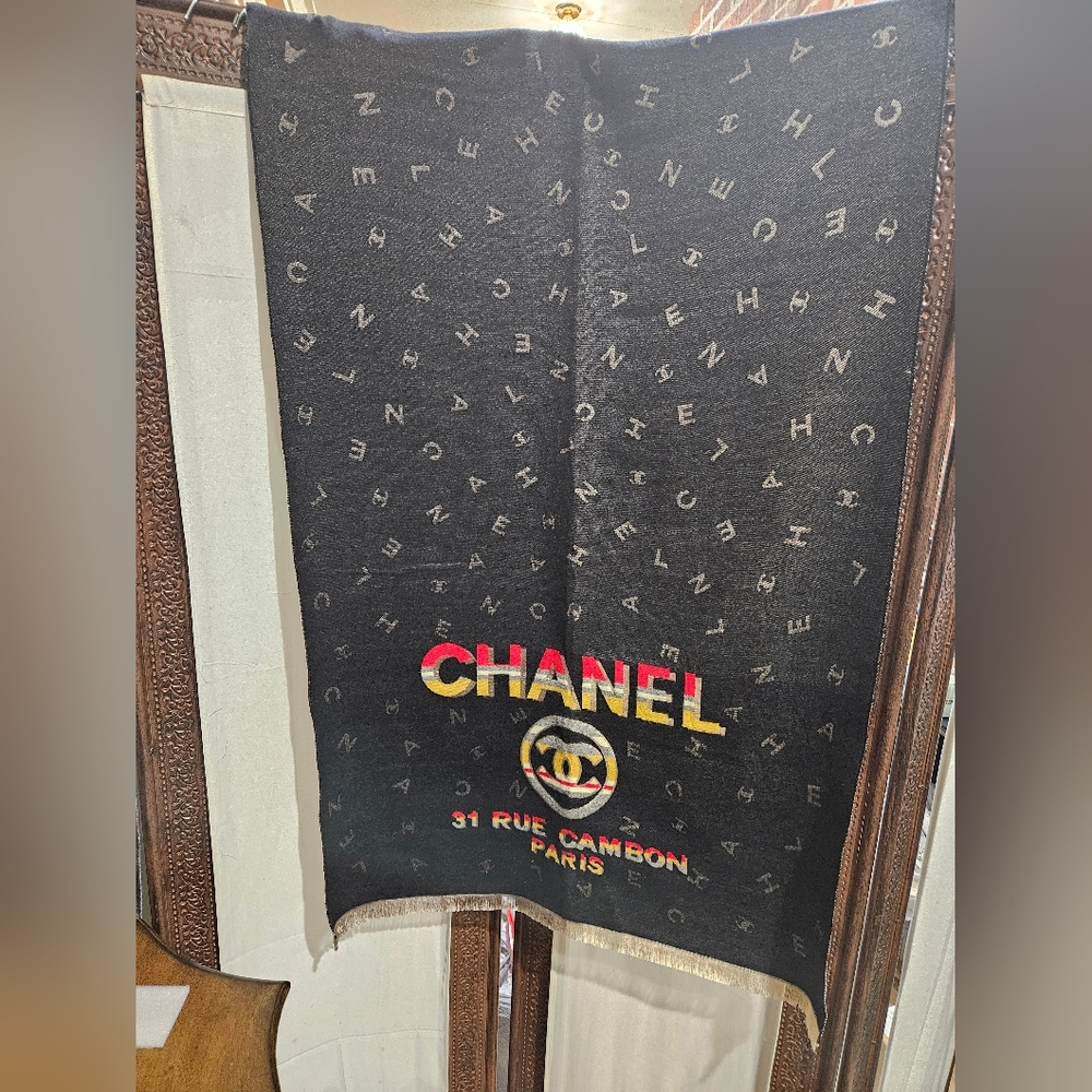 🖤CHANEL Black and Gold Logo Print Scarf Cashmere Reversable Huge